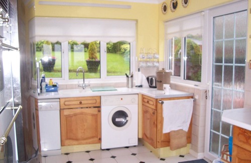 Baglan House | Relaxing Stay at Sha's Pad with Ocean View & Pool Access