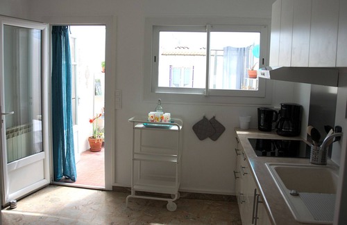 Cadenet House | Tranquil Courtyard Retreat in Luberon Park for 1-6 Guests