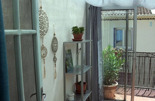 Cadenet House | Tranquil Courtyard Retreat in Luberon Park for 1-6 Guests