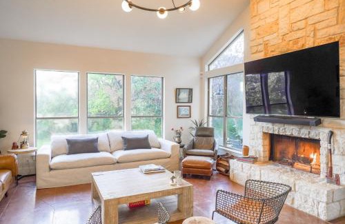 Apache Shores House | Relaxing Austin Retreat with Private Pool and BBQ Amenities