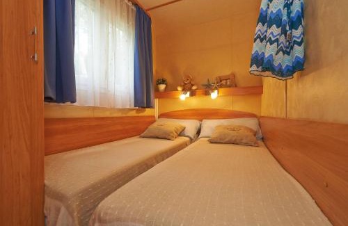 Baia Domizia Ski Chalet | Relax at Belvilla by OYO Baia Domizia Villaggio Camping