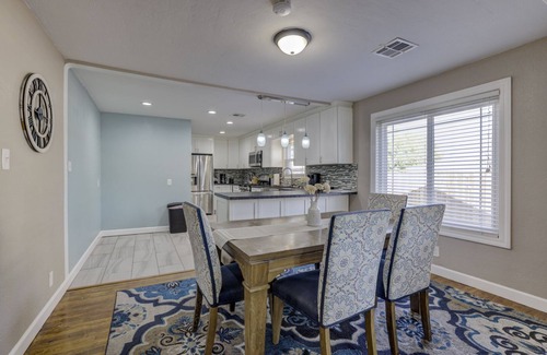 Lodi House | Experience Shades of Blue: Renovated Getaway Near Lodi Lake