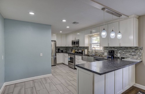 Lodi House | Experience Shades of Blue: Renovated Getaway Near Lodi Lake