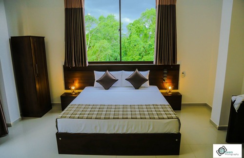 Matara Hotel | Relax at Shades Resort and Villa with Pool & Dining Options