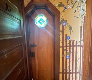 St. Francisville Bed & Breakfast | Discover Pet-Friendly Comfort at Shadetree Hotel