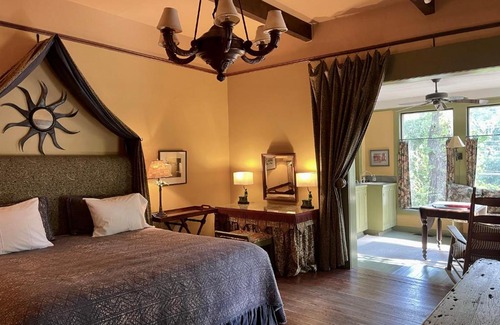 St. Francisville Bed & Breakfast | Discover Pet-Friendly Comfort at Shadetree Hotel