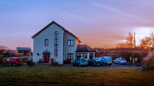 Glen of Aherlow Bed & Breakfast | Exquisite Shadowvale E34X773: 10/10 Child-Friendly Retreat