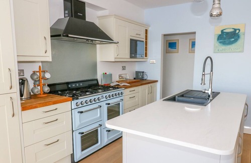 Arnside Cottage | Enchanting Shady Bowers with Garden in Beautiful Arnside