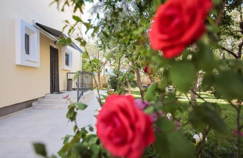Zadar Apartment | Shady Garden