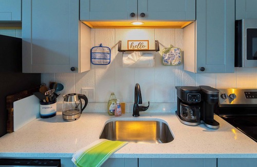 Johnson City Cabin | Shady Grove Tranquil Hill Country Cabin for 8 Near Pedernales Falls