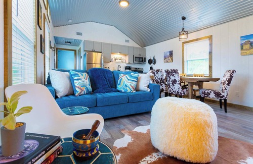 Johnson City Cabin | Shady Grove Tranquil Hill Country Cabin for 8 Near Pedernales Falls