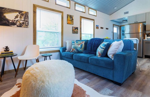 Johnson City Cabin | Shady Grove Tranquil Hill Country Cabin for 8 Near Pedernales Falls