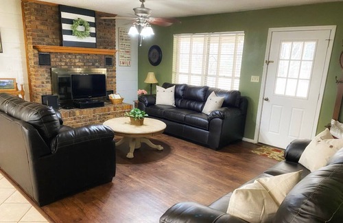 Murfreesboro House | Exceptional Shady Pines Retreat by Crater of Diamonds Park