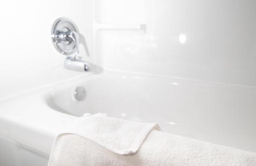 Arapahoe Hotel | Pet-Friendly Shady Rest Motel with Breakfast & Child Care