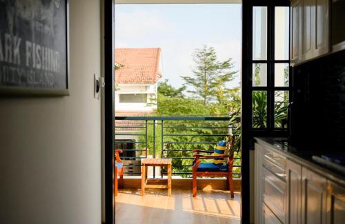 Cam Thanh Apartment | Top-Rated Shadyside 5: Family-Friendly Navy House Retreat