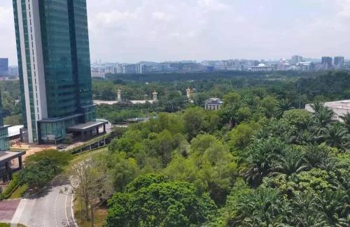 Cyberjaya Apartment | Shaftsbury Studio Cyberjaya SAME DAY CHECK IN & CHECK OUT at 10am To 8pm Work From Home FREE Parking & wifi