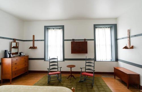 Shakertown Hotel | Explore Shaker Village of Pleasant Hill: Family-Friendly Stay