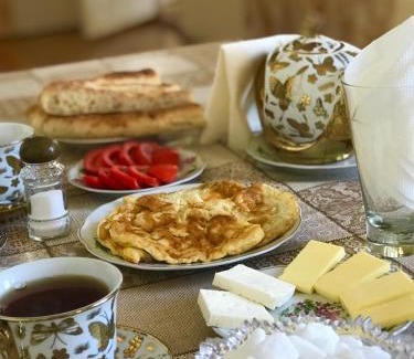 Sheki Bed & Breakfast | Pet-Friendly Shaki Host House with Top Guest Rating 9.4