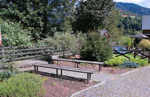 Yasinya Hotel | Guest Rated: Shale Verba with Breakfast and Hot Tub