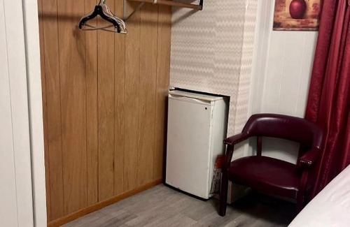 Russian Jack Park House | Pet-Friendly Getaway at Shaligohomes on E 6th Ave