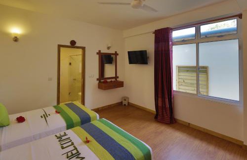 Rasdhoo House | Discover Shallow Lagoon Rasdhoo: Beachfront Bliss Awaits