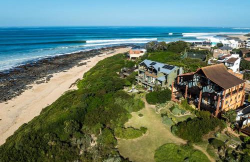 Jeffreys Bay House | Oceanfront Shaloha Guesthouse: 4-Star Stay at Supertubes