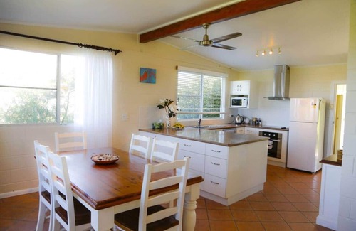 Wongaling Beach House | Guest Rated 10/10 at Shalom by the Sea Side Hotel