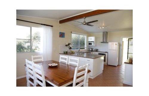 Wongaling Beach House | Guest Rated 10/10 at Shalom by the Sea Hotel