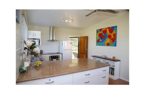 Wongaling Beach House | Guest Rated 10/10 at Shalom by the Sea Hotel