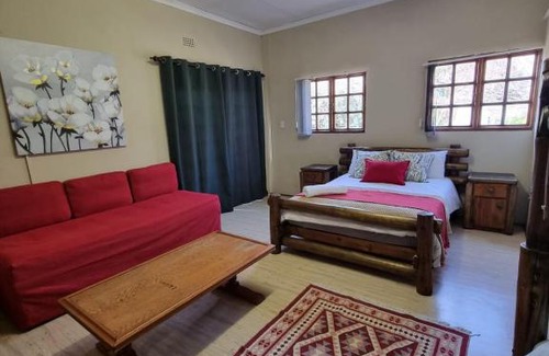 White River Apartment | Family-Friendly Shalom Self Catering with Breakfast & Kitchen
