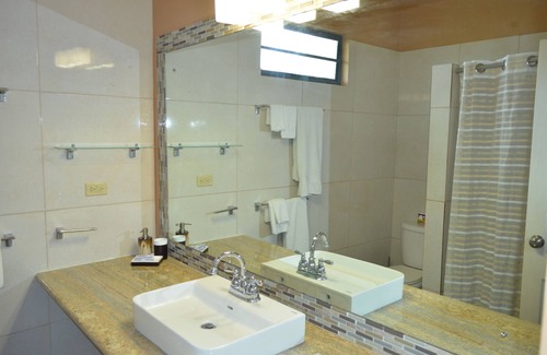 Valsayn Bed & Breakfast | Family-Friendly Shalom House with Pool & Restaurant