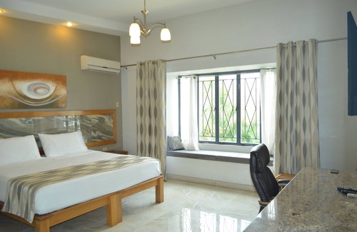 Valsayn Bed & Breakfast | Family-Friendly Shalom House with Pool & Restaurant