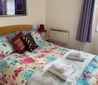 Longford House | Welcoming Stay at Shalom: Family-Friendly & Accessible Amenities