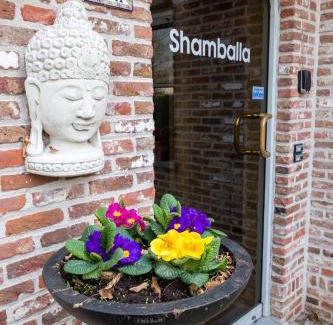Deinze Apartment | Family-Friendly Stay at SHAMBALLA B & B/ LOGIES