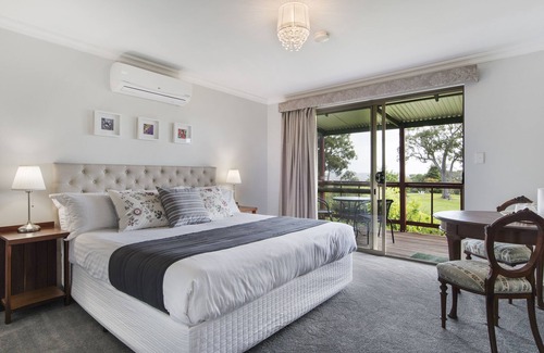 Kangaroo Gully Bed & Breakfast | Guest Rated: Shambhala Guesthouse with Breakfast & Kitchen