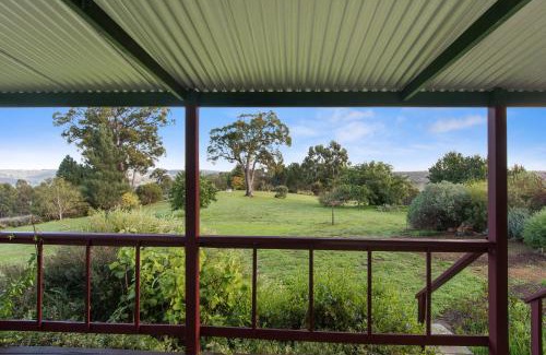 Kangaroo Gully Bed & Breakfast | Highly Rated Shambhala Guesthouse with Kitchen Amenities