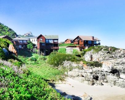 Eersterivierstrand House | Discover Shamrock Cottage: 4-Star Oceanfront Getaway