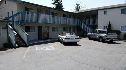 Bellingham Hotel | Budget-Friendly Shamrock Motel: Perfect for Families