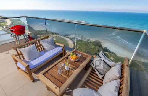 Netanya Apartment | Experience Shamyam: Beachfront Retreat with Private Jacuzzi