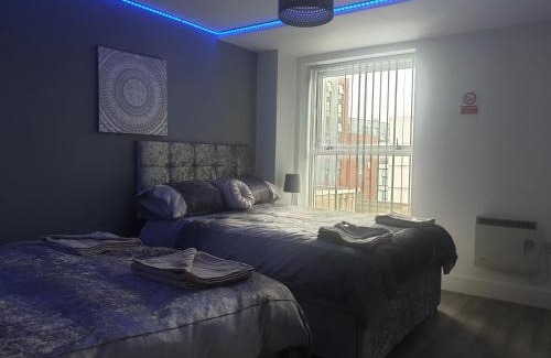 St George's Quarter Apartment | Premium Shandon Apt in Liverpool City Centre with Breakfast