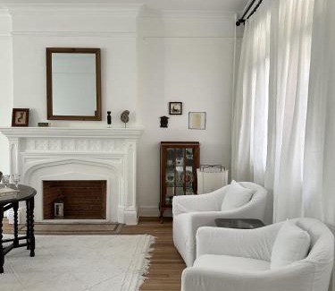 Xuhui Apartment | Convenient Shanghai Hills & XING 71 Homestay Near Metro