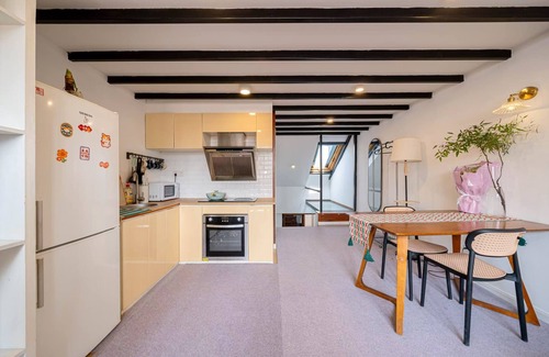 Xuhui House | Shanghai Hills&ZINN 2BR with Kitchen