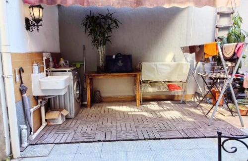 Huaihai Road Commercial Area Apartment | Family-Friendly Stay at Shanghai Hills & Zinn Near Transit