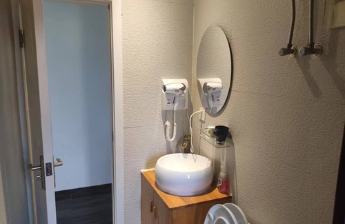 Pudong House | Cozy Stay at Shanghai HUA XI SHUI XIE Guesthouse