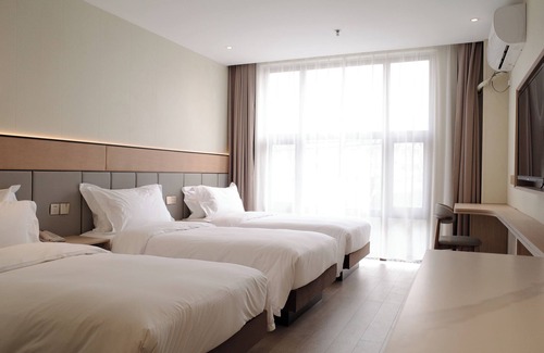 Pudong Hotel | Welcoming Shanghai Joyful Star Hotel with Family-Friendly Features