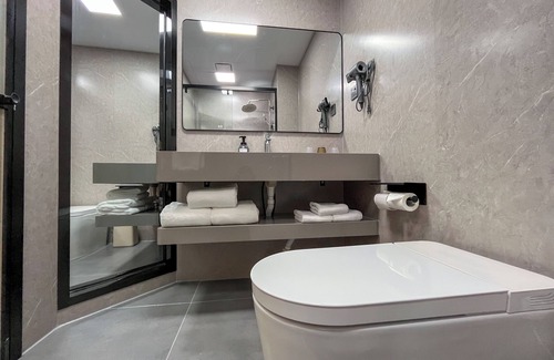 Pudong Hotel | Welcoming Shanghai Joyful Star Hotel with Family-Friendly Features