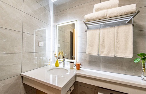 Pudong Hotel | Discover Shanghai JOYFUL YARD Hotel: Rated 9.4/10 Stay