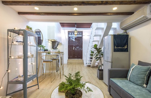Huaihai Road Commercial Area House | Discover Moxi Inn: Family-Friendly Retreat in Shanghai