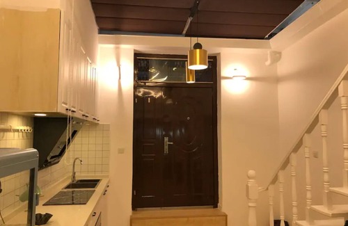Huaihai Road Commercial Area House | Discover Moxi Inn: Family-Friendly Retreat in Shanghai