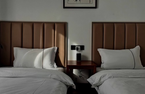 Luoyang Bed & Breakfast | Relaxing Stay at Shangpengyuan Hot Spring Hotel